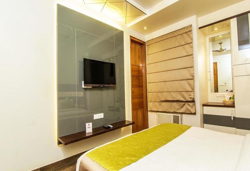Hotel Oyo 9319 Gurveer Royal 4