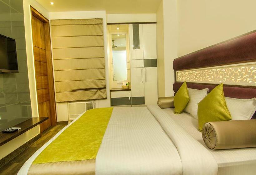 Hotel Oyo 9319 Gurveer Royal 8