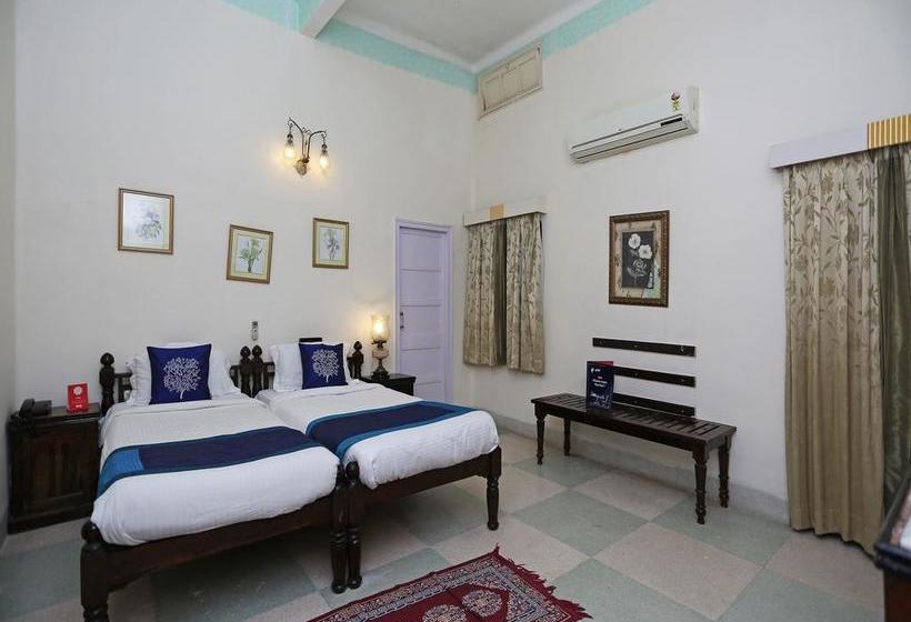 Hotel Oyo 9306 Near Iit 13