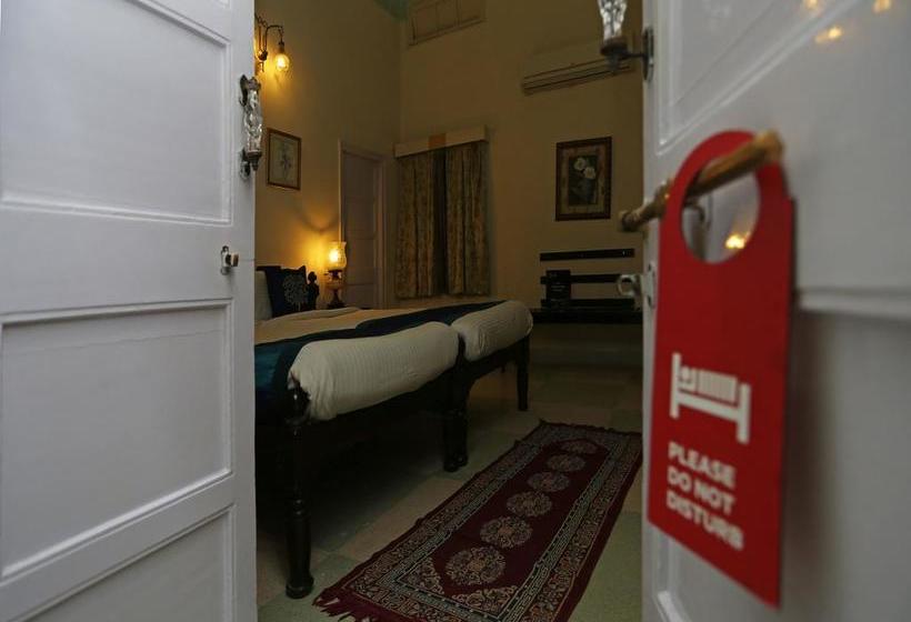 Hotel Oyo 9306 Near Iit 14