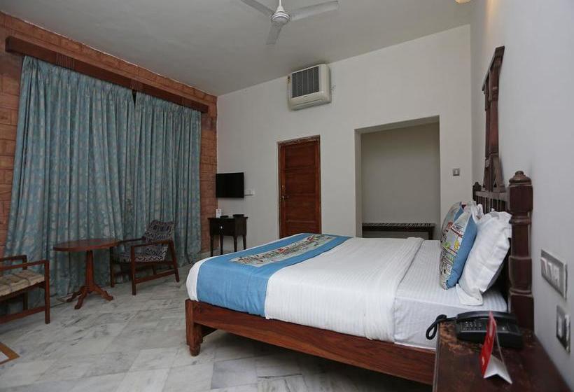 Hotel Oyo 9306 Near Iit 17