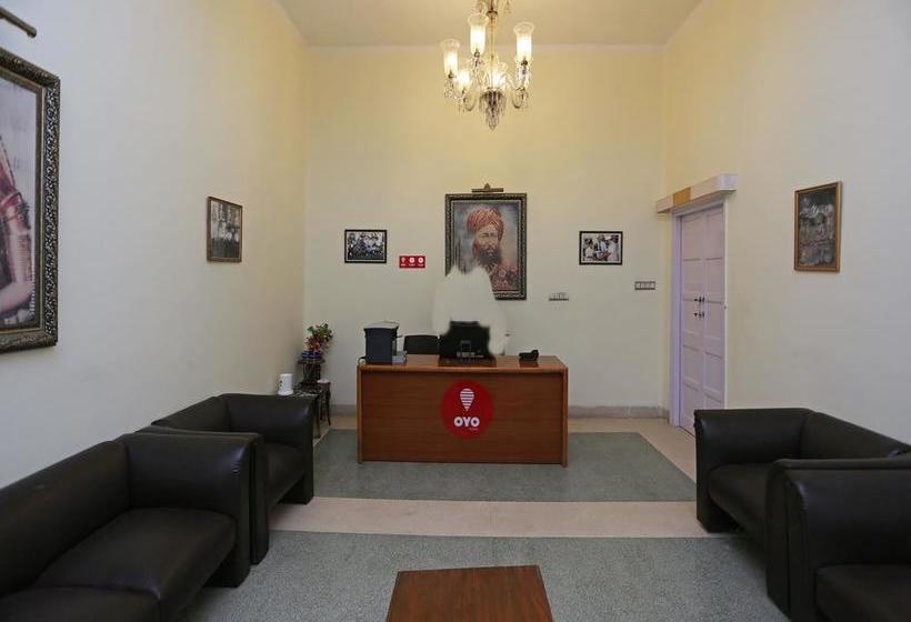 Hotel Oyo 9306 Near Iit 7