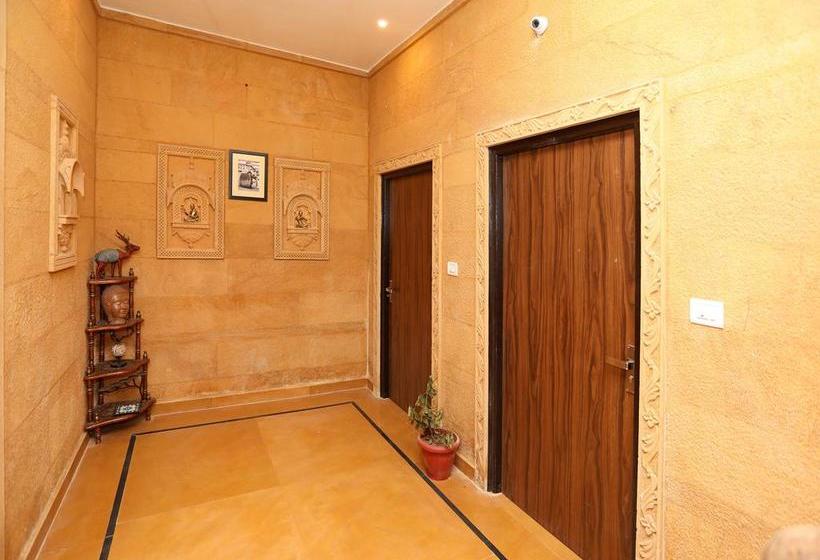 Hotel Oyo 9737 Royal Heritage 7