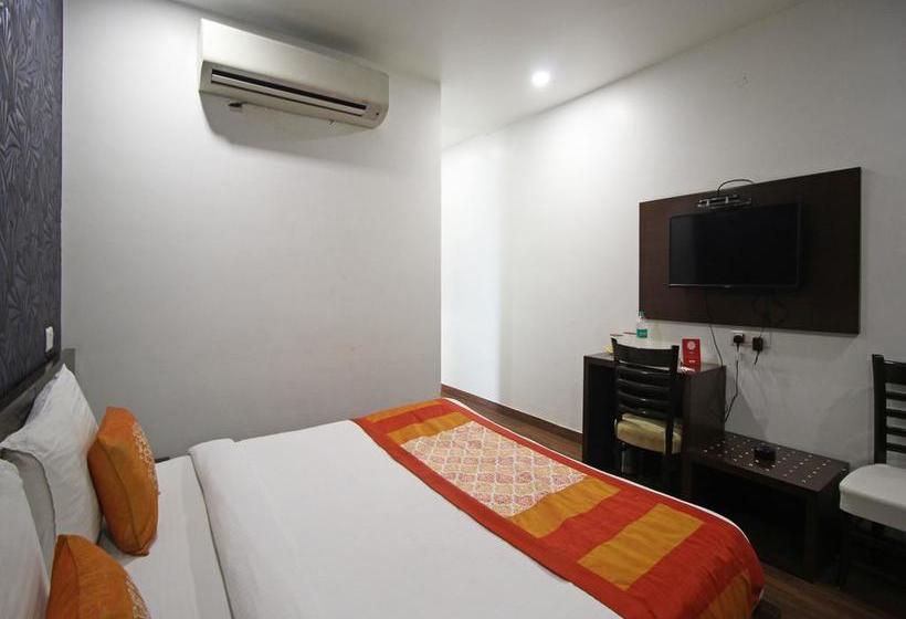 Hotel Oyo 6772 Mukund 12