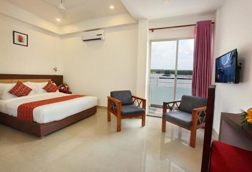 Oyo 11996 Trium Resort 13