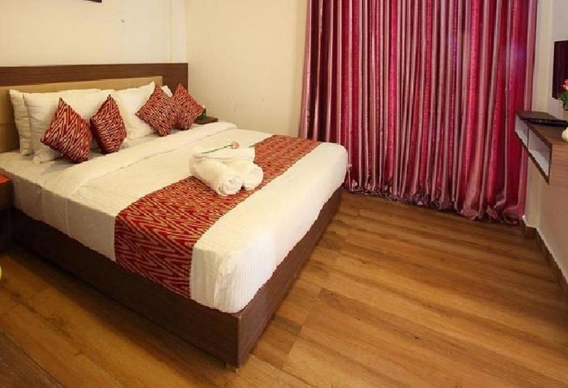 Oyo 11996 Trium Resort 5