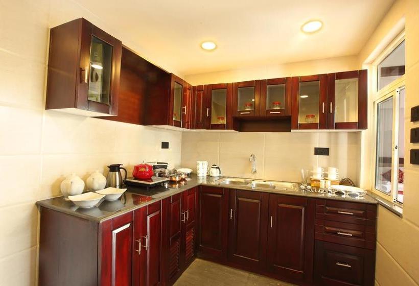 Oyo 11996 Trium Resort 8