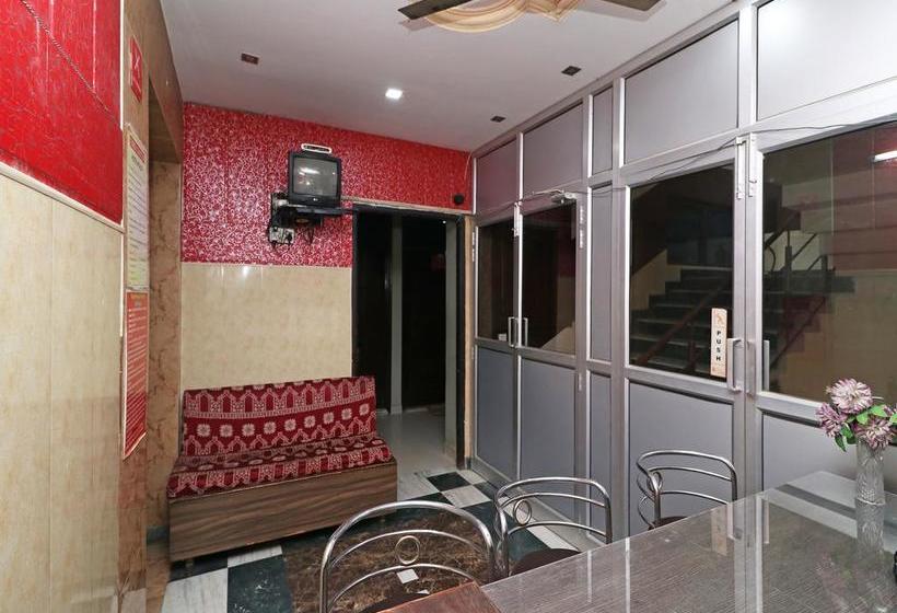Hotel Oyo 9307 Home Stay Nirmal Palace 10