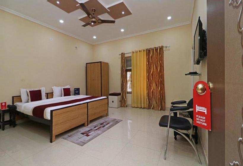 Hotel Oyo 9307 Home Stay Nirmal Palace 4