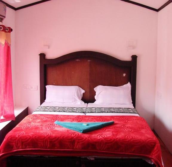 Hostel Alleppey Houseboat Booking Center 5