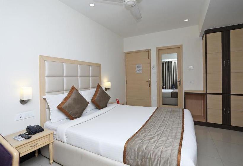 Hotel Oyo 9769 Chanakya Inn 11