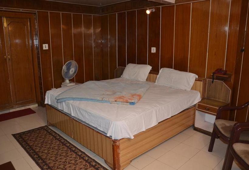 Hotel Whispering Windows 10