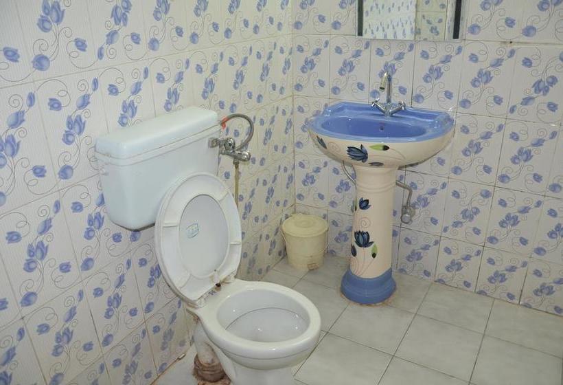 Hotel Whispering Windows 16