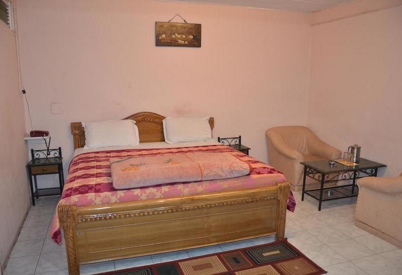 Hotel Whispering Windows 2