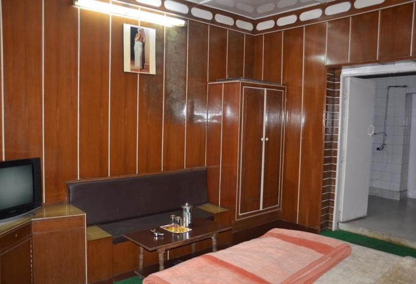 Hotel Whispering Windows 6