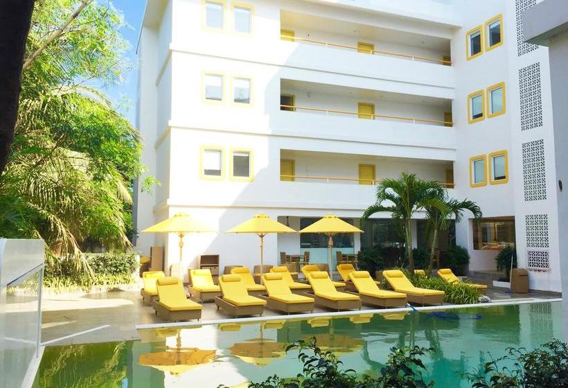 Hotel Bloomrooms @ Calangute Goa