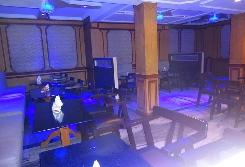 Hotel Crossway Ashok Metro 13