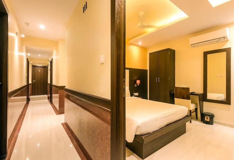 Hotel Oyo 4256 Rajmahal 13