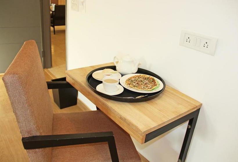 Hotel Oyo 4256 Rajmahal 20