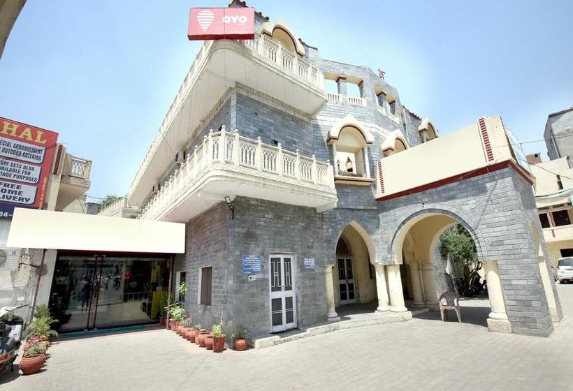 Hotel Oyo 4256 Rajmahal 4
