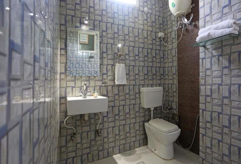 Hotel Oyo 6388 Nr Inn 7