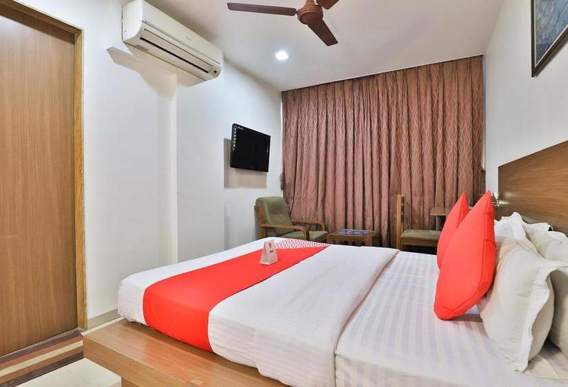 Hotel Fab Kalyan Vadodara 10