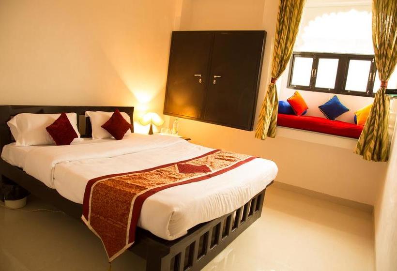 Hotel Nahargarh Palace 13