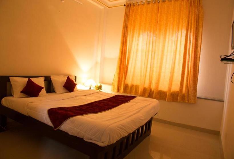 Hotel Nahargarh Palace 9