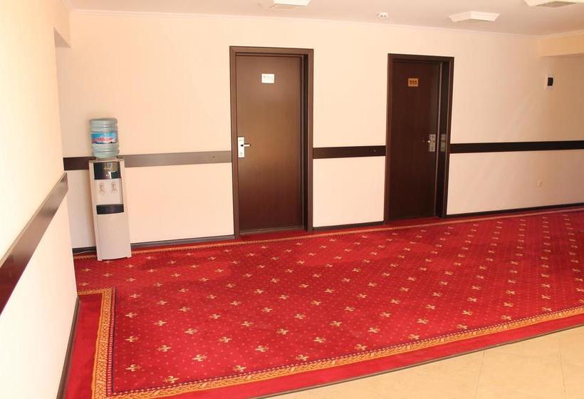 Hotel Kavkaz 9