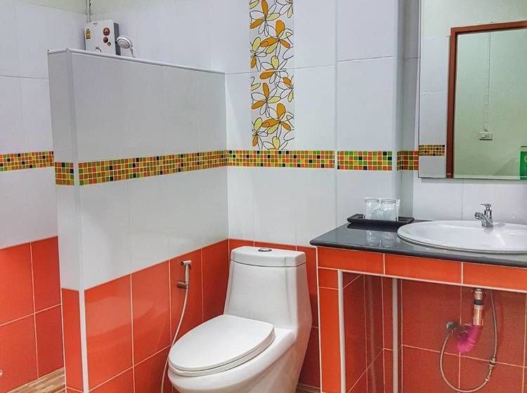 Hotel Benjawan Chalet Resort 9