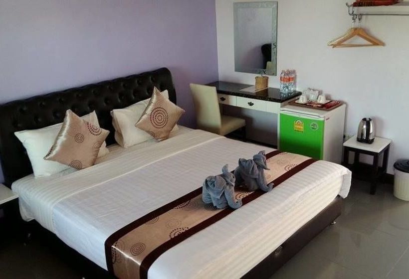 Hotel Naris Phuview Resort 11