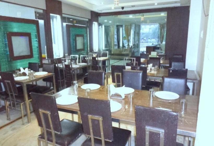 Hotel Gaurav Palace 12