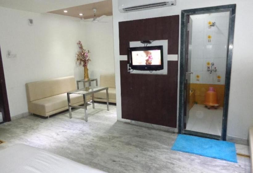 Hotel Gaurav Palace 17