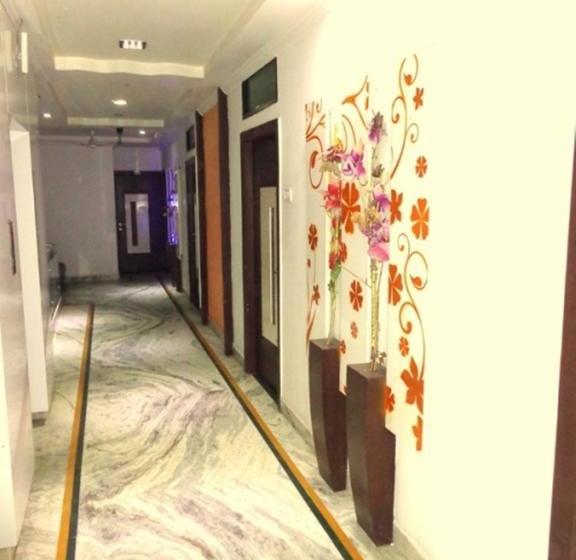 Hotel Gaurav Palace 8