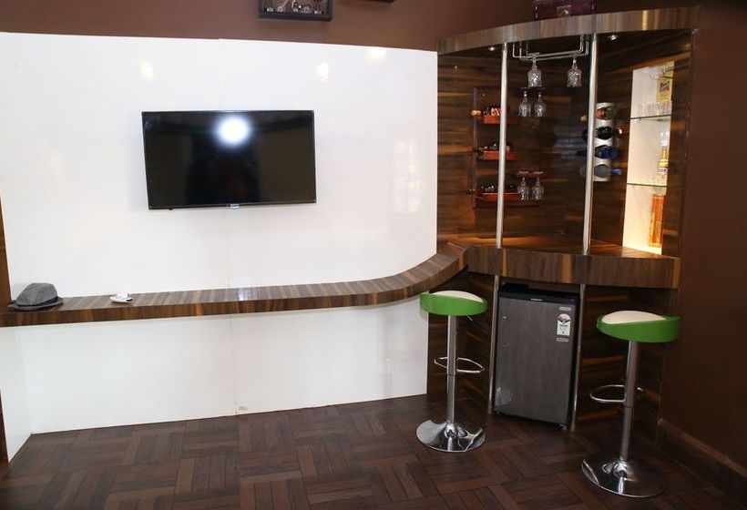 Hotel Lyrics House 10