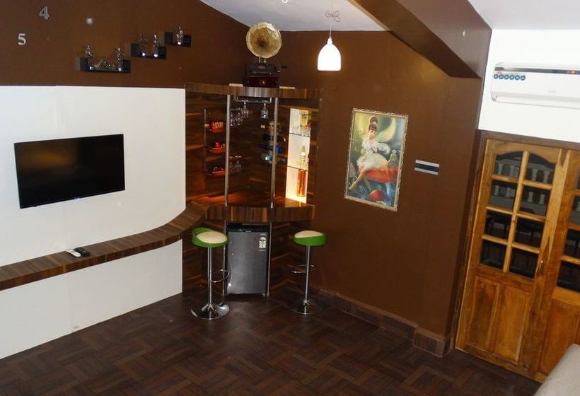 Hotel Lyrics House 15