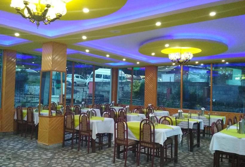 Hotel Utopia Resorts 11