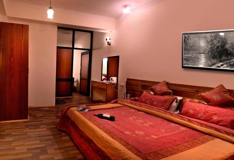 Hotel Utopia Resorts 13