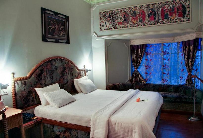 Hotel Samrat International 10