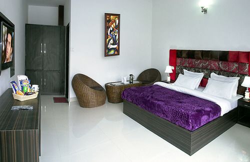 Rishikesh Inn By One Hotels 9