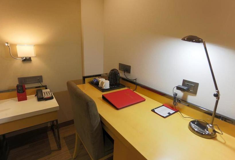 Hotel Varju Villa 11