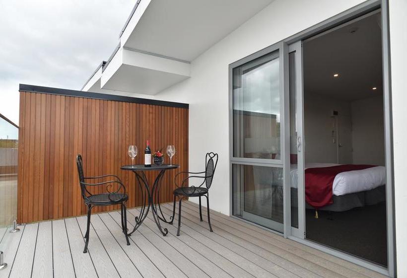 The 103 Prince Of Bealey Motel 10