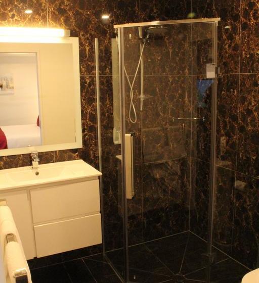 The 103 Prince Of Bealey Motel 3