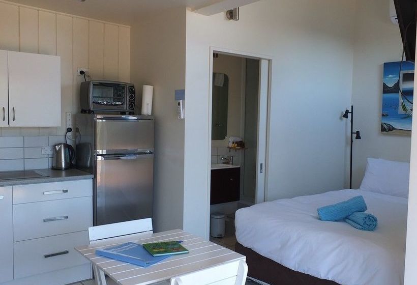 Hotel Le Chalet Waiheke Apartments 1