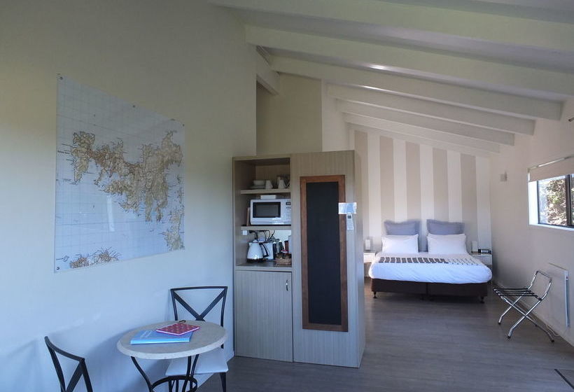 Hotel Le Chalet Waiheke Apartments 10