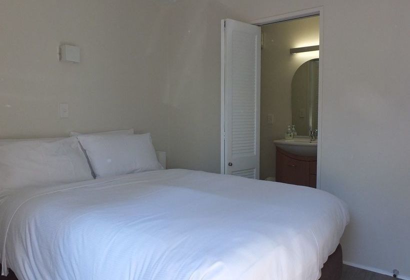 Hotel Le Chalet Waiheke Apartments 2