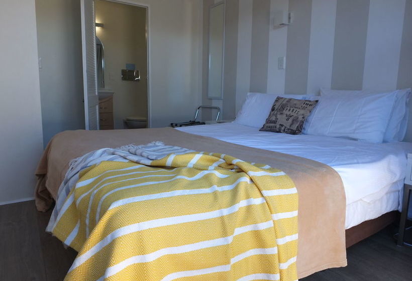 Hotel Le Chalet Waiheke Apartments 5