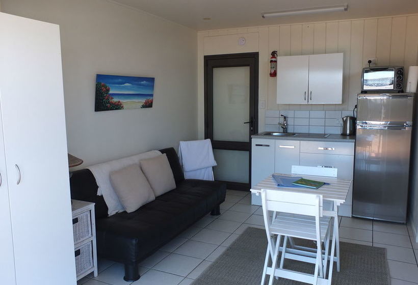 Hotel Le Chalet Waiheke Apartments 9