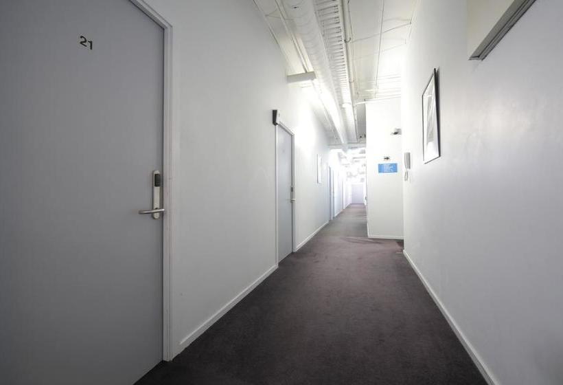 Hotel Laneway Backpackers 6