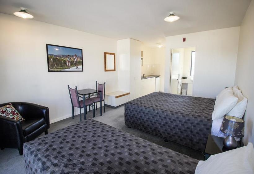 Hotel Phoenix Motor Inn